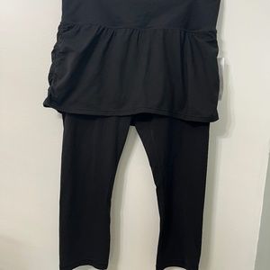 Athleta Elation 2-in-1 capri workout pants with built in skirt.  NWT. Size L.